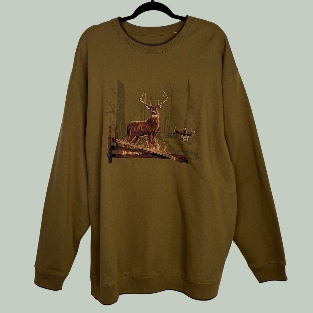Croft & Barrow Mens LT Olive Green Embroidered Deer Graphic Crewneck Sweatshirt